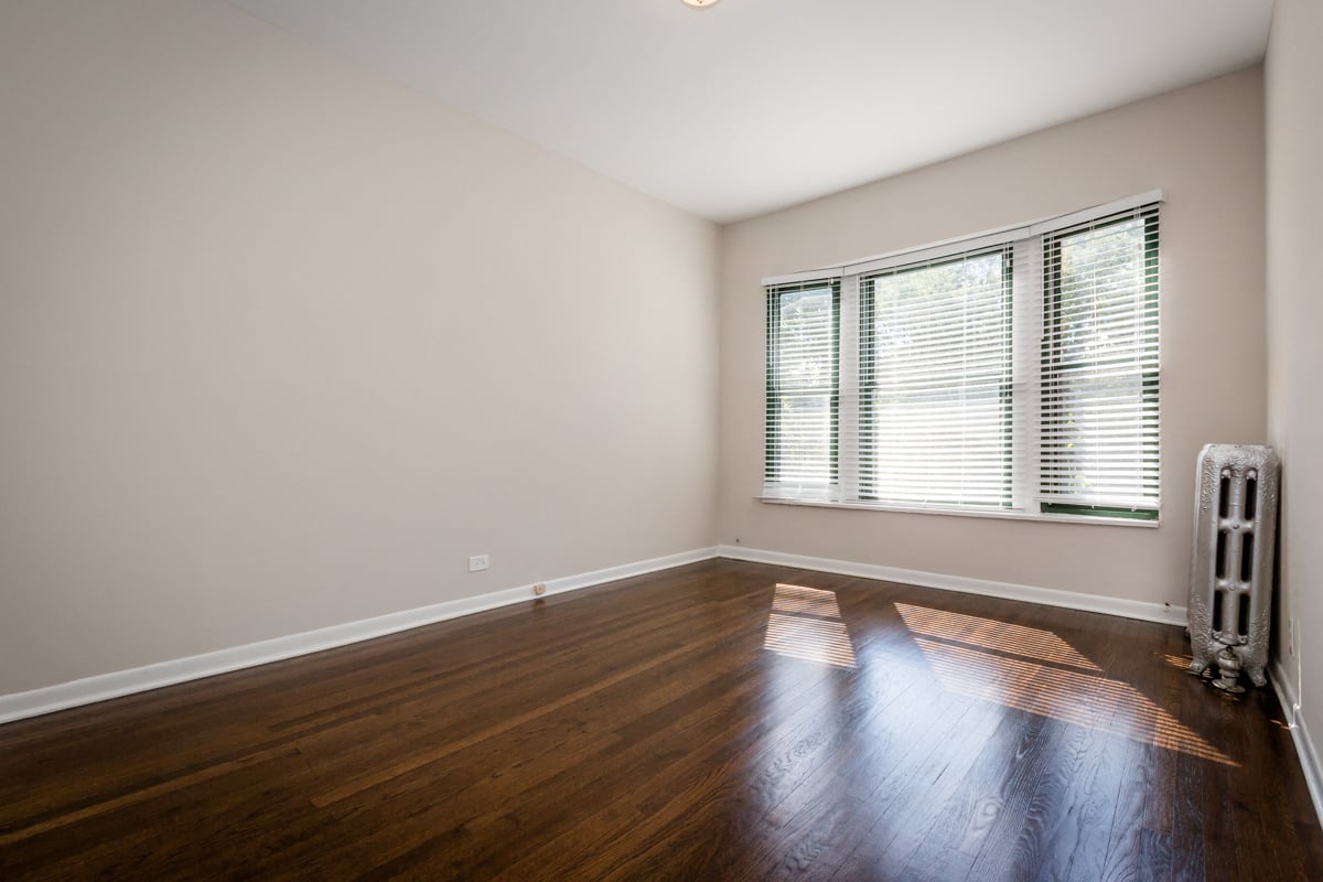 renovated hyde park chicago apartment rental hardwood floors